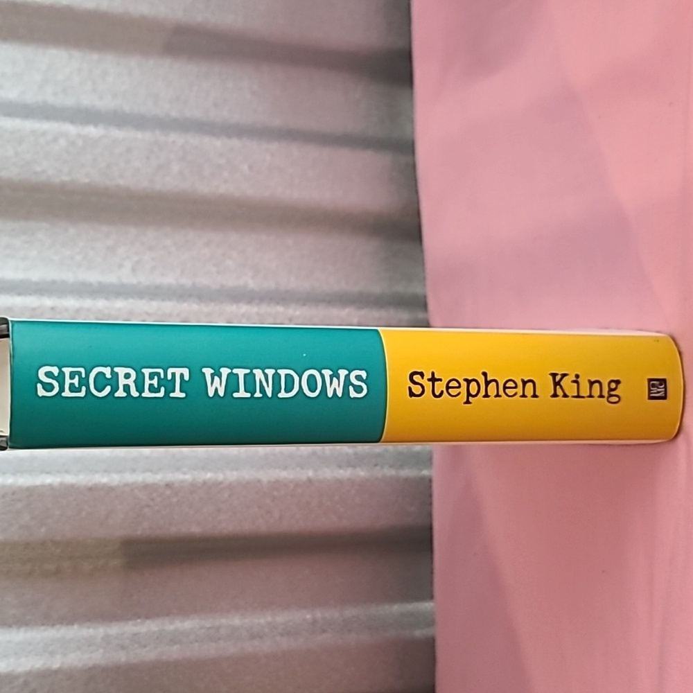 Secret Windows; Essays and Fiction on the Craft of Writing By Steven King - Picture 3 of 5